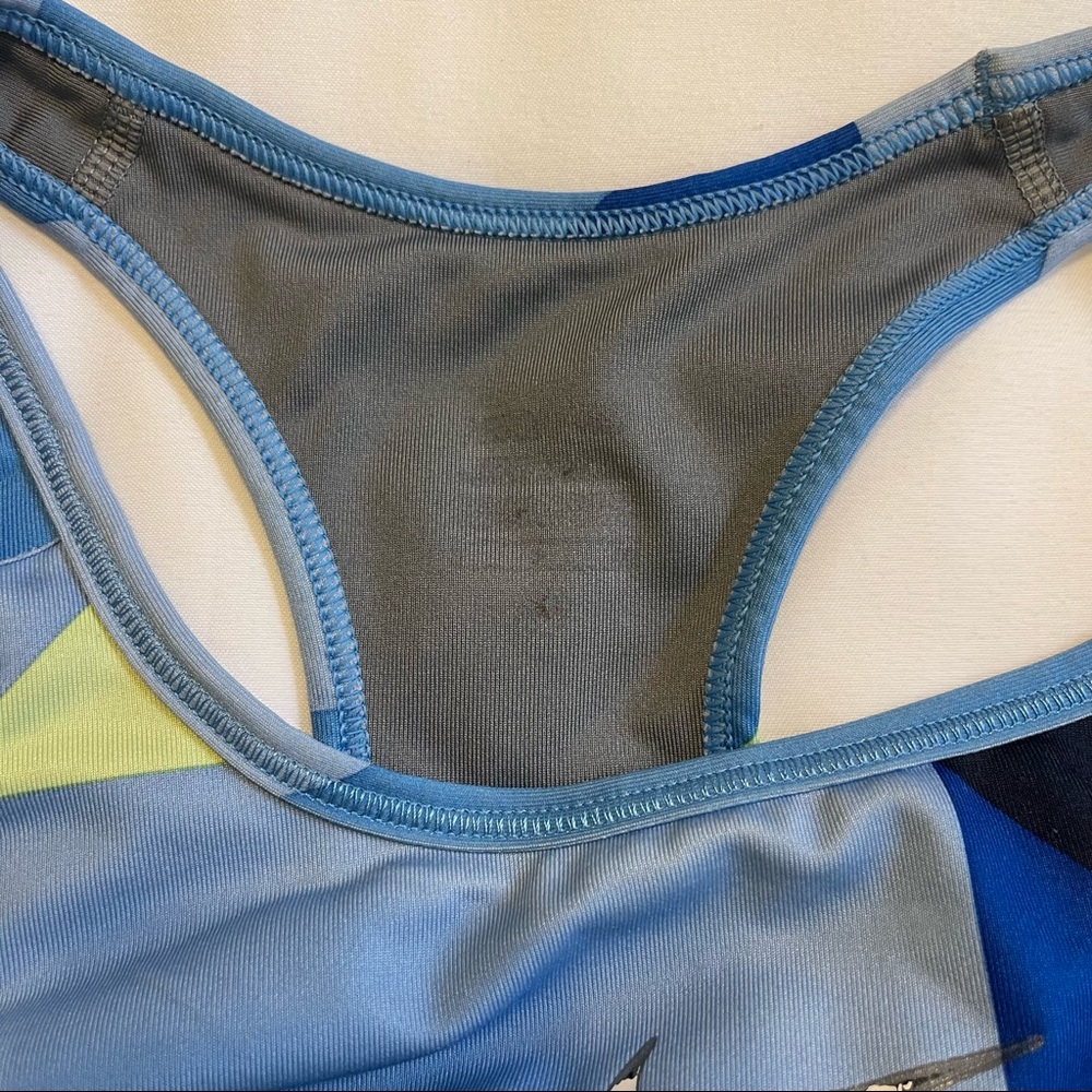 Nike dryfit sports bra - Picture 3 of 3